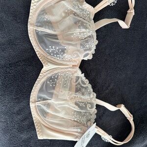 Simone PereleElegant Lace Embroidered Bra - Cream 36D